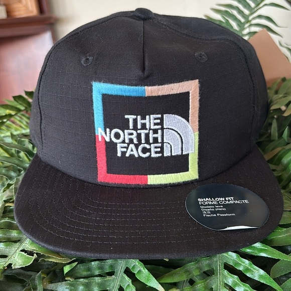 Brand New The North Face Plaskett Black Trucker Hat Adjustable Baseball Cap - Picture 1 of 15